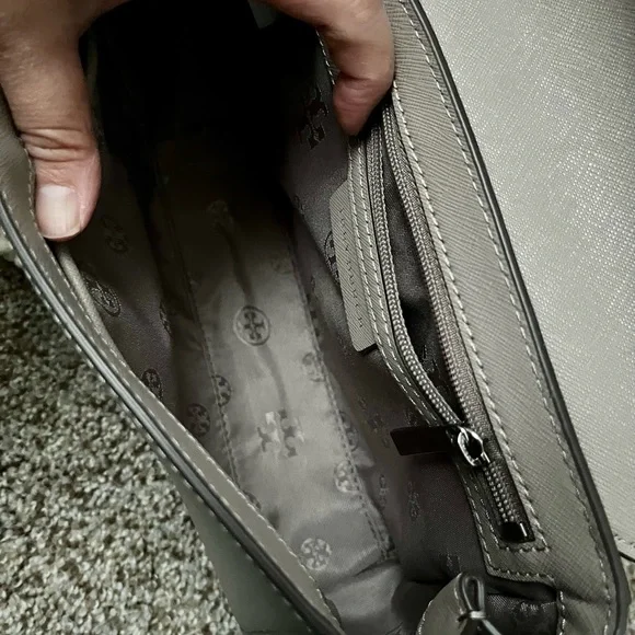 ❌SOLD❌Tory Burch Emerson Handbag/ Crossbody Bag - Picture 8 of 11